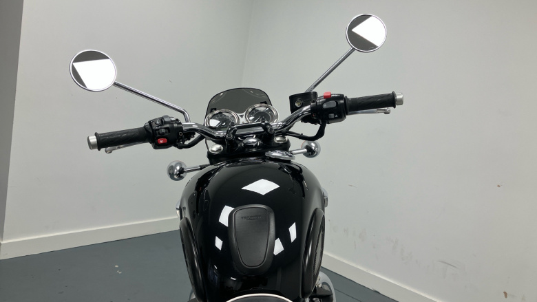 Triumph Bonneville T120 Jet Black